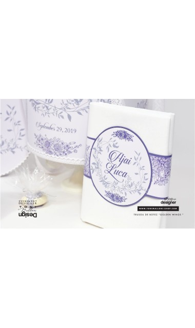 Trusou de botez pentru baieti clasic cu broderie si flori albastre, La poem 15